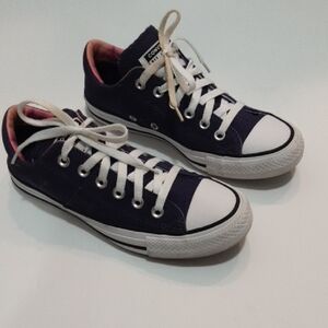 ❤️❤️❤️ConverseSneakers size 7.5❤️❤️❤️